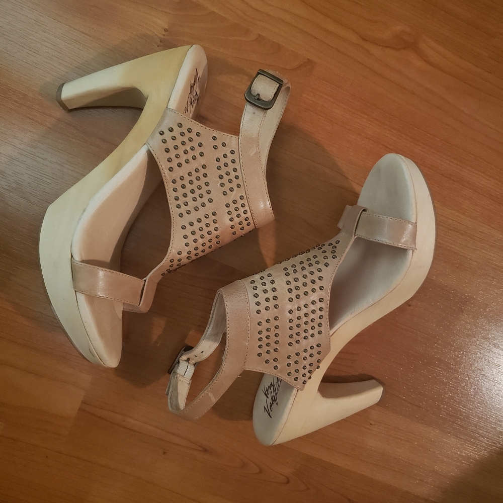 Very volatile sandals - Picture 2 of 3